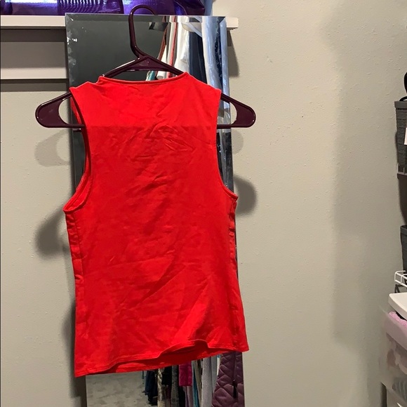 Express Red Top - Picture 3 of 3